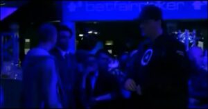 Never say sorry to phil hellmuth