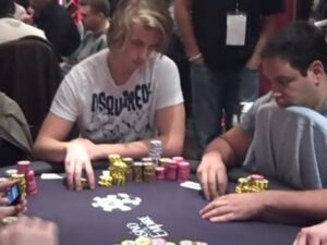 Roland de Wolfe all-in vs Isildur1