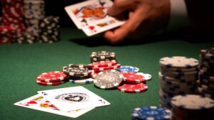 When to Hit in Blackjack: Essential Strategy for Every Hand